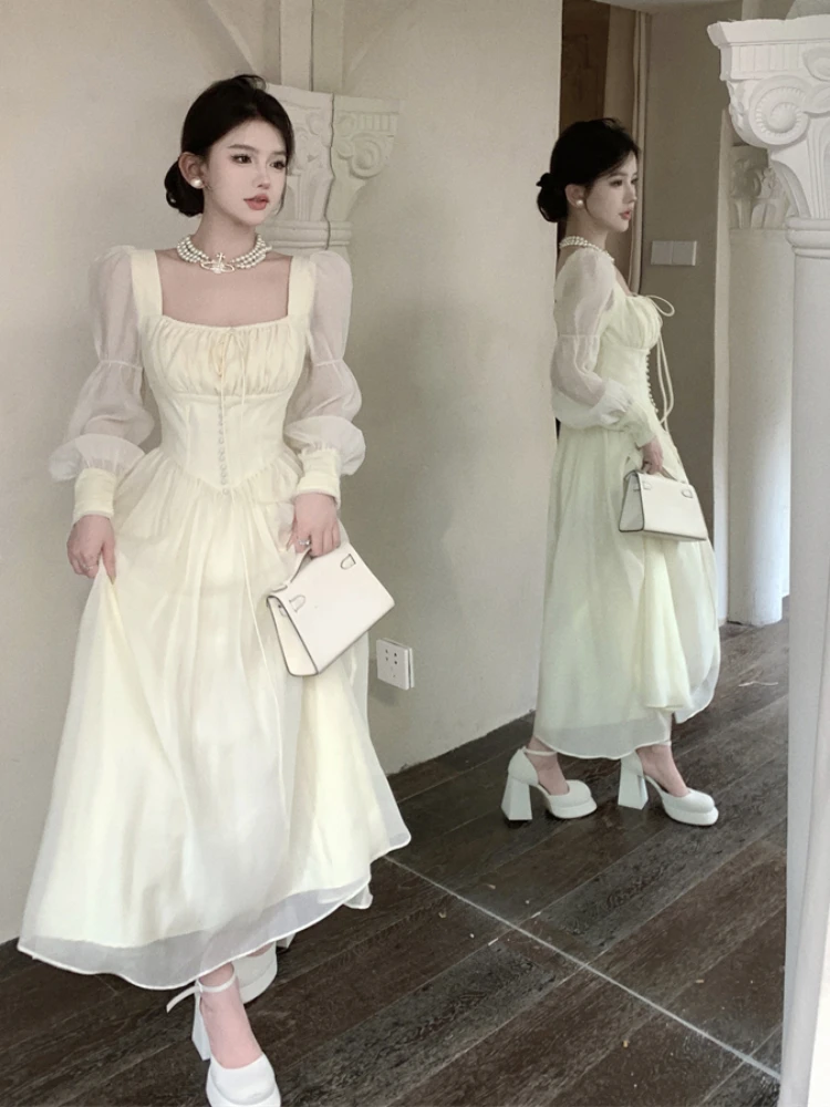 Elegant French Spring and Autumn Square Collar Women's Dress Sweet Cute Fairy Solid Color High Waist Slim Puff Sleeve Dress
Elegant French Spring and Autumn Square Collar Women's Dress Sweet Cute Fairy Solid Color High Waist Slim Puff Sleeve Dress