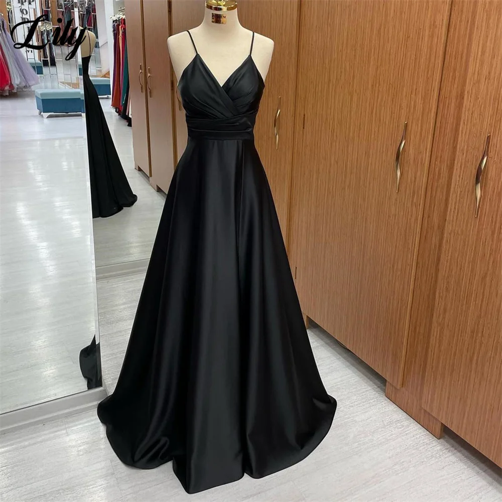 

Lily Simple Black Prom Dresses Sweetheart Satin Evening Dresses Spaghetti Strap Sleeveless Party Dress Pleat A-Line فستان سهرة