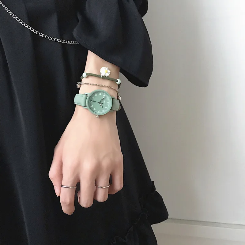 Modern Women Watch Casual Exquisite Numbers Dial Leather Belt Waterproof Watches With Fashionable Simple Style Quartz Watch
Modern Women Watch Casual Exquisite Numbers Dial Leather Belt Waterproof Watches With Fashionable Simple Style Quartz Watch