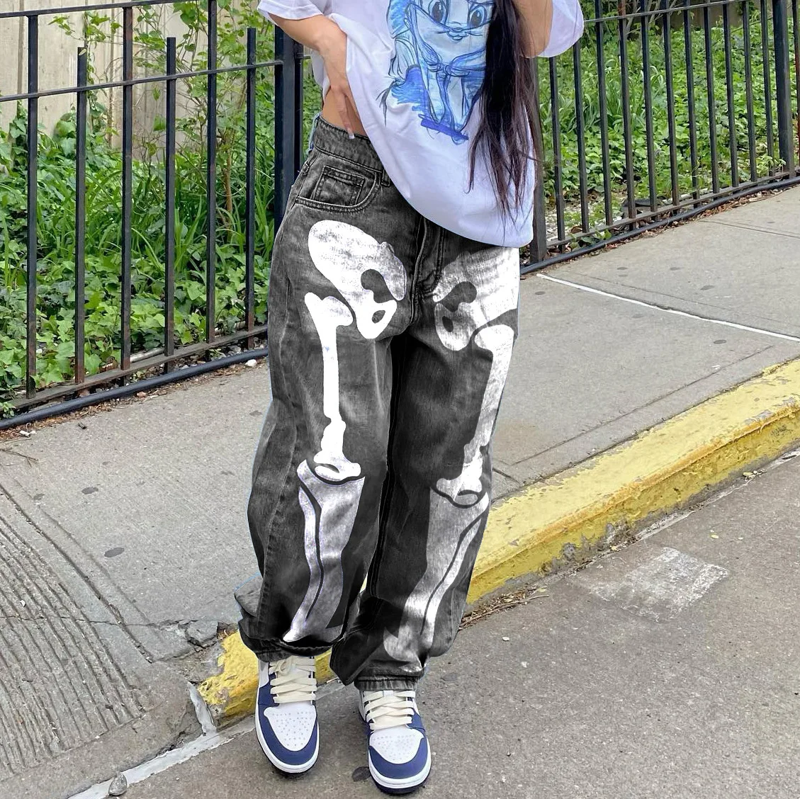 Women's Graffiti Print Straight Jeans, New Hot Selling, American Street INS with The Same Rock Bone Pattern, Spot Goods
Women's Graffiti Print Straight Jeans, New Hot Selling, American Street INS with The Same Rock Bone Pattern, Spot Goods