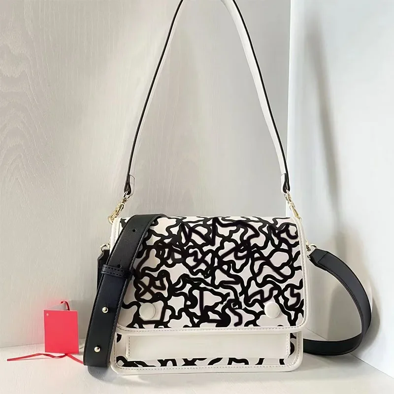 

Exquisite and Beautiful PU Material, White Chaotic Graffiti Women's Crossbody Bag, Fashionable, Versatile, Comfortable and Large