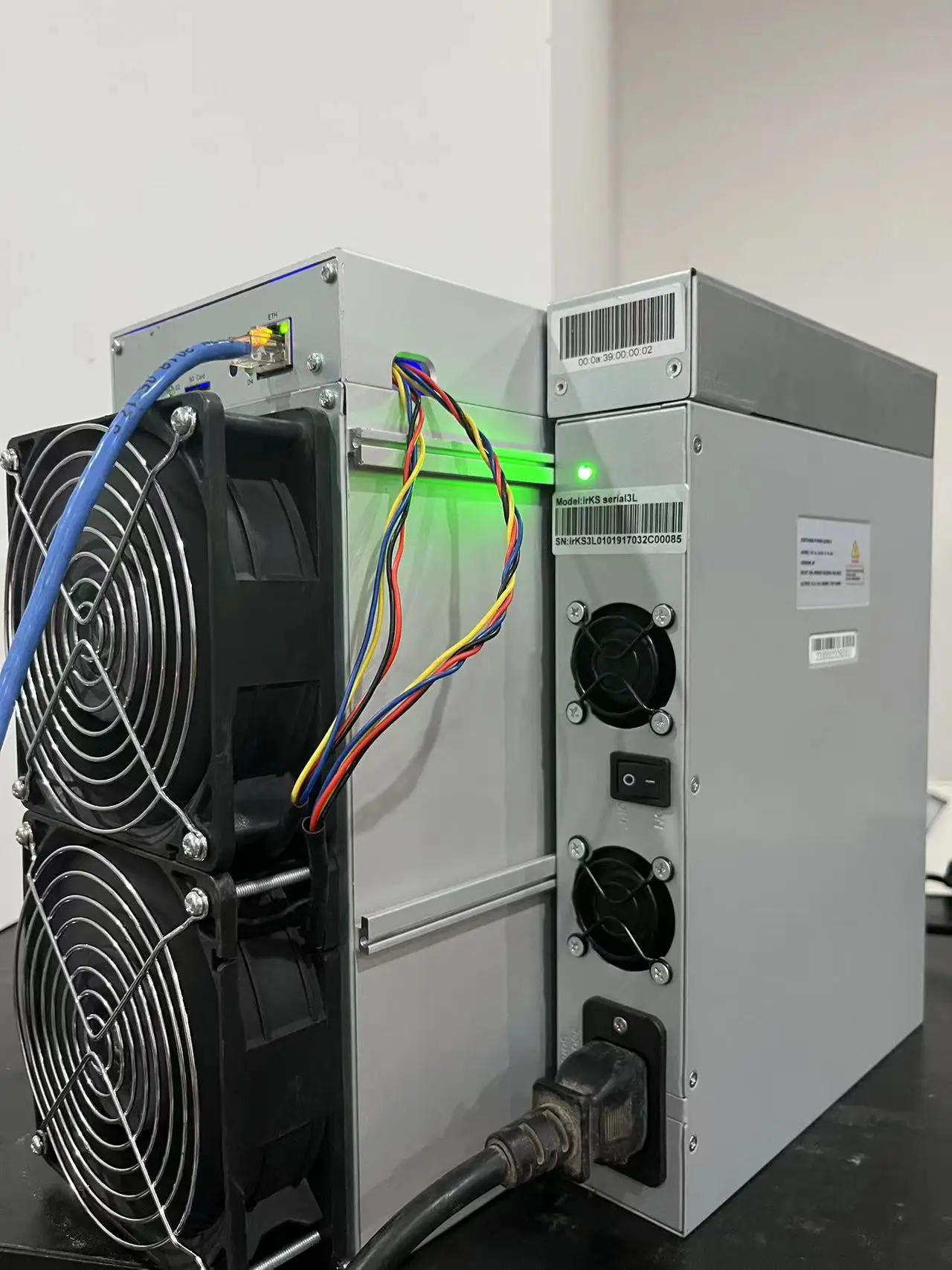 HOT NEW Bitmain Antminer KS3 8.3TH/s 9.4T 7.9T 3188W KAS Asic Miner KHeavyHash algorithm
HOT NEW Bitmain Antminer KS3 8.3TH/s 9.4T 7.9T 3188W KAS Asic Miner KHeavyHash algorithm