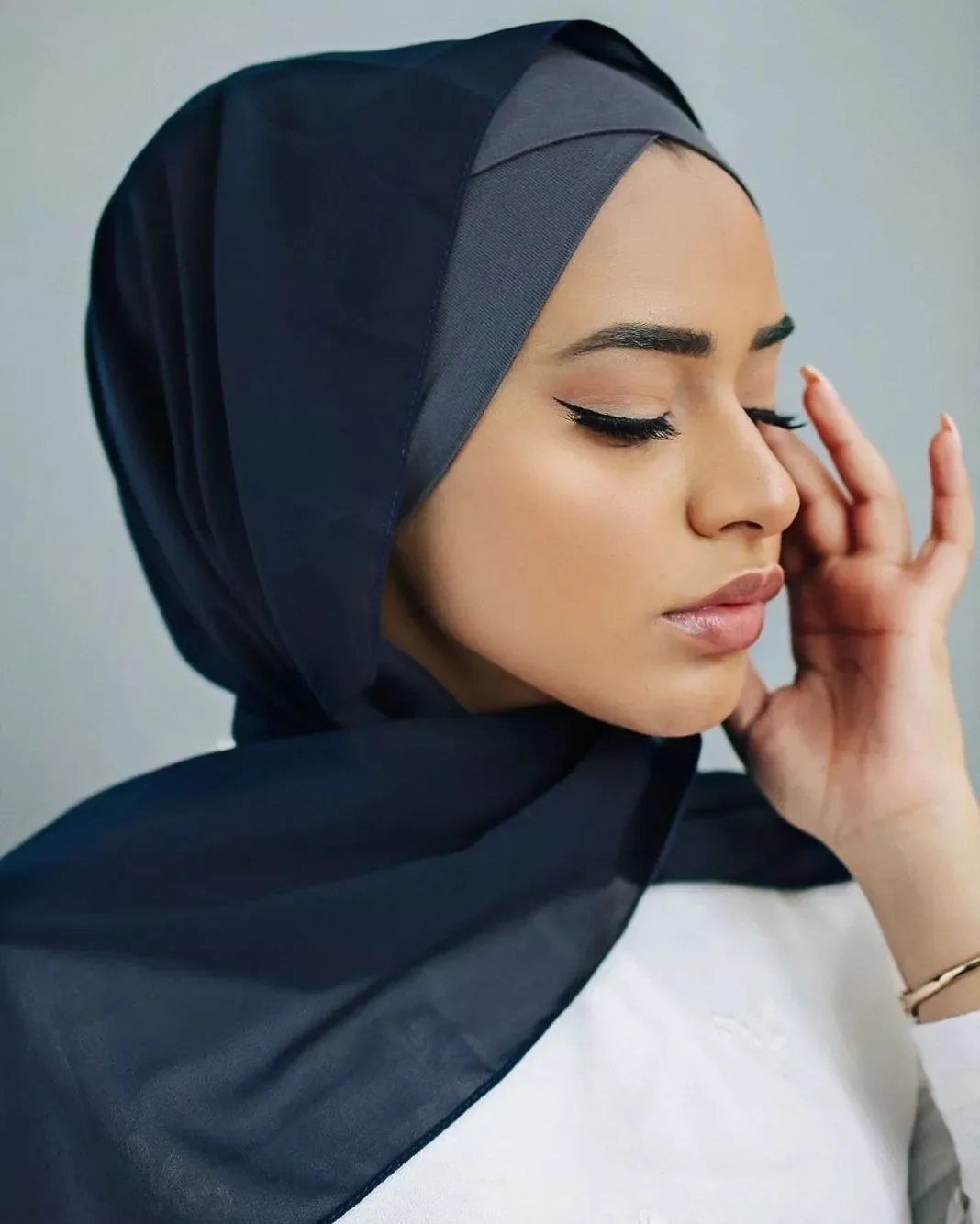 2023 New Women Muslim Hijab Forehead Cross Cap Modal Jersey Hijabs Plain Soft Turban Hat Female Headwrap Turbante Mujer
2023 New Women Muslim Hijab Forehead Cross Cap Modal Jersey Hijabs Plain Soft Turban Hat Female Headwrap Turbante Mujer