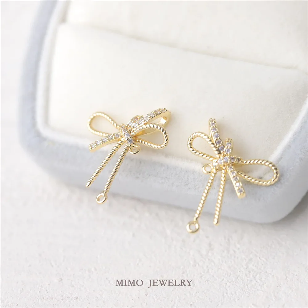 Copper plated gold micro-inlaid zircon asymmetrical smart bow 925 silver needle semi-finished ear stud
Copper plated gold micro-inlaid zircon asymmetrical smart bow 925 silver needle semi-finished ear stud