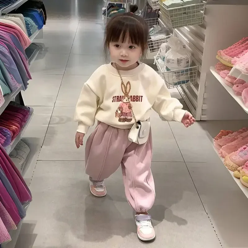 Girls' Set for Autumn and Winter, Plush and Thickened Children's Clothing, Trendy Baby Clothes, Winter Hoodie Set Baby Clothes
Girls' Set for Autumn and Winter, Plush and Thickened Children's Clothing, Trendy Baby Clothes, Winter Hoodie Set Baby Clothes