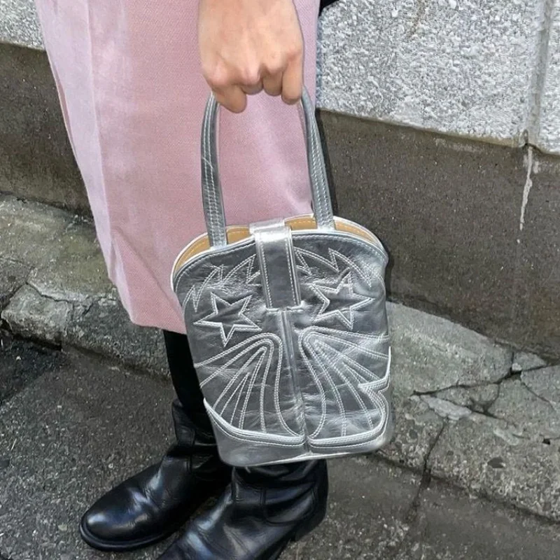 MBTI Y2k Silver Womens Handbag Designer Original Star Embroidery Summer Fashion Top-handle Bag Niche Small Casual Female Purse
MBTI Y2k Silver Womens Handbag Designer Original Star Embroidery Summer Fashion Top-handle Bag Niche Small Casual Female Purse