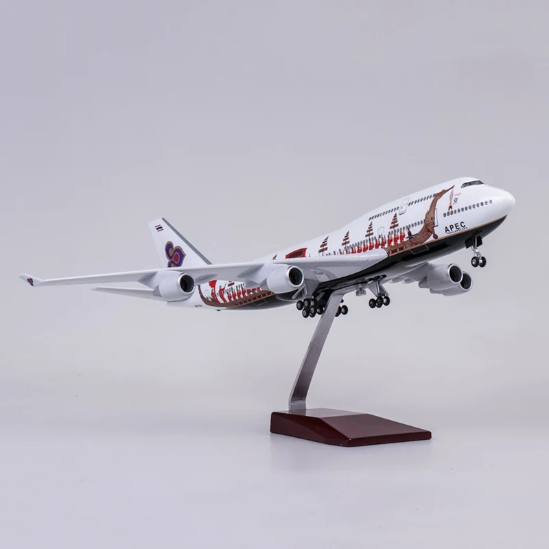 

1:150 Scale Diecast Model Thai Airways Dragon Boat Boeing 747 Resin Airplane Airbus With Light And Wheels Toy Display Collection