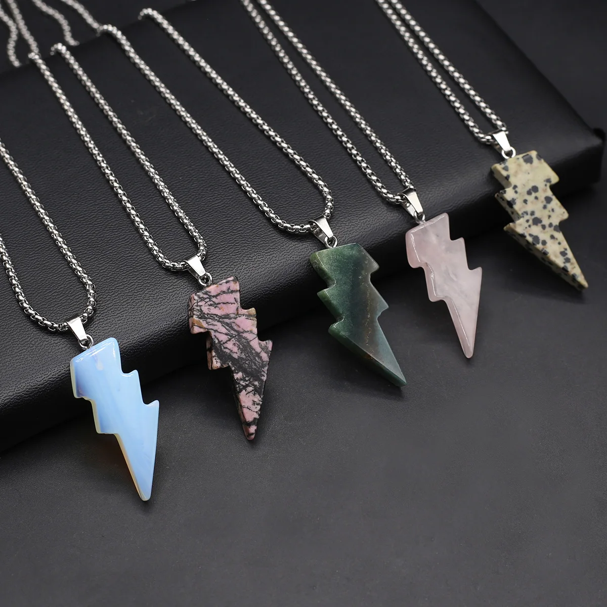 Metal Chain Fashion Natural Stone Rose quartz Lightning Pendant Reiki Healing Crystal For Women And Men Jewelry Gift 18×43mm
Metal Chain Fashion Natural Stone Rose quartz Lightning Pendant Reiki Healing Crystal For Women And Men Jewelry Gift 18×43mm