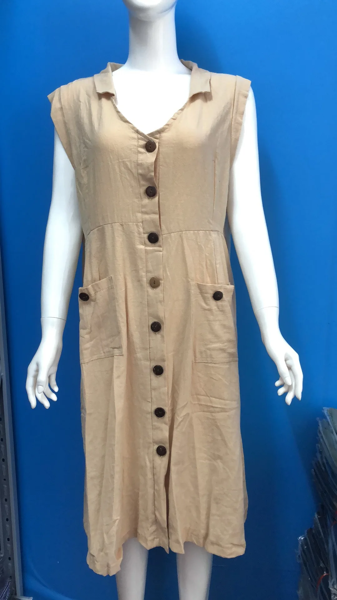 Large Size Loose V-Neck Buttoned Dress Fashionable Cross Stud Button Pocket Design Sleeveless Straight Skirt In Stock
Large Size Loose V-Neck Buttoned Dress Fashionable Cross Stud Button Pocket Design Sleeveless Straight Skirt In Stock
