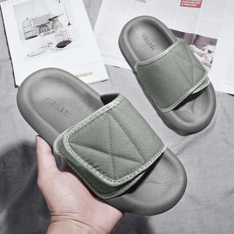 Soft Comfotable Style Couple's Slippers Trendy Personality Slipper for Men and Women Fashion Soft Bottom Mens All-match Slipper
Soft Comfotable Style Couple's Slippers Trendy Personality Slipper for Men and Women Fashion Soft Bottom Mens All-match Slipper