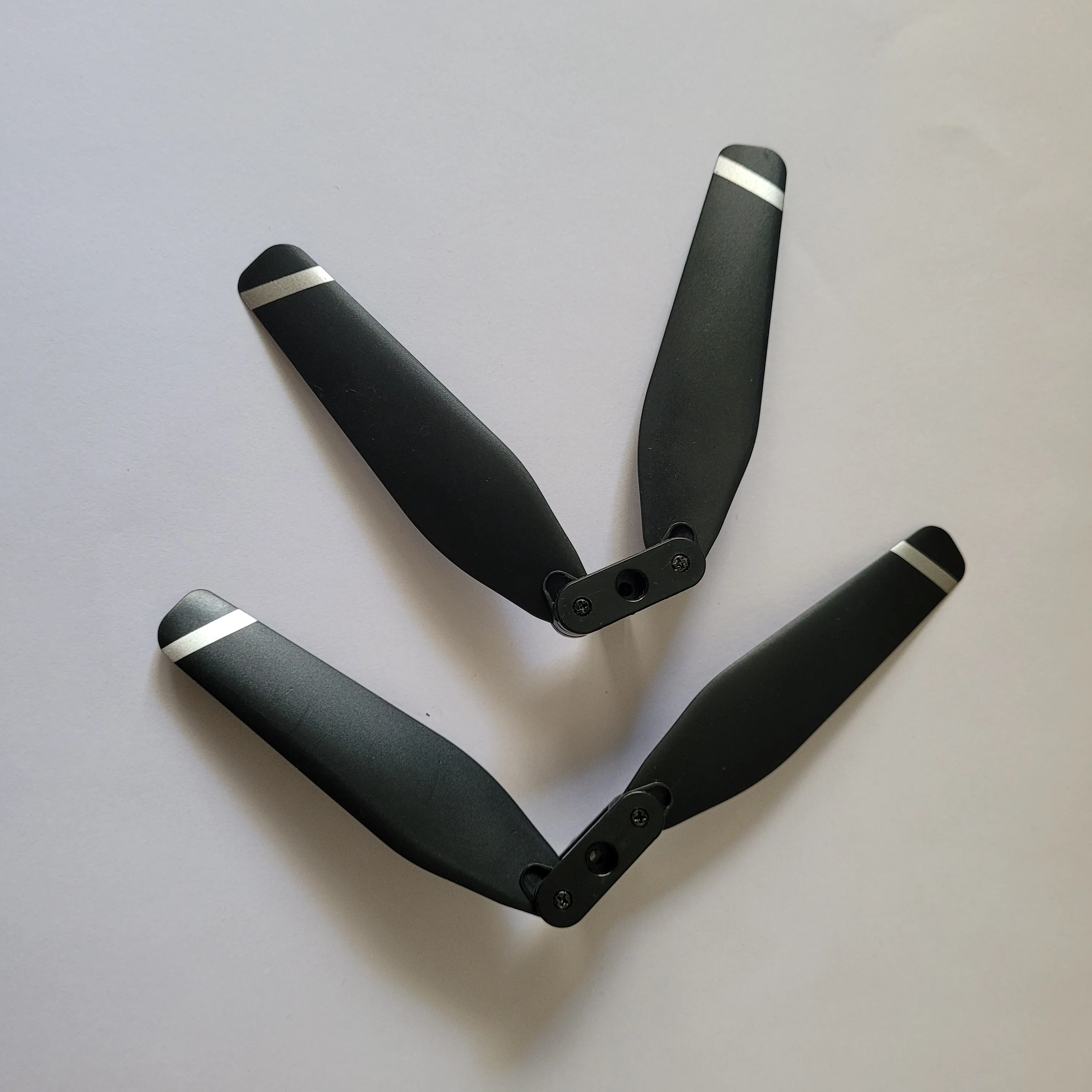 2PCS SG907 Original Propeller Props Blade Spare Part RC Drone Quadcopter CW CCW Blade Wings Accessory 
2PCS SG907 Original Propeller Props Blade Spare Part RC Drone Quadcopter CW CCW Blade Wings Accessory