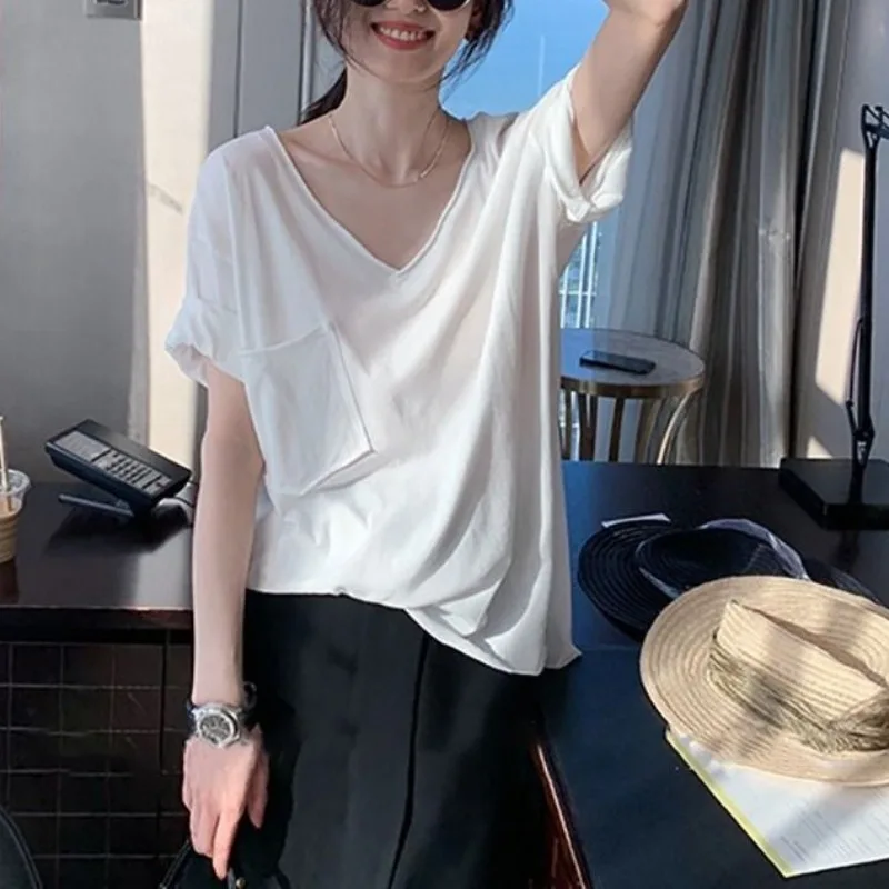 Korean Commute 2024 Summer New V-neck Short Sleeve Tees Women's Solid Color All-match Patchwork Pocket Loose Casual T-shirt Tops
Korean Commute 2024 Summer New V-neck Short Sleeve Tees Women's Solid Color All-match Patchwork Pocket Loose Casual T-shirt Tops