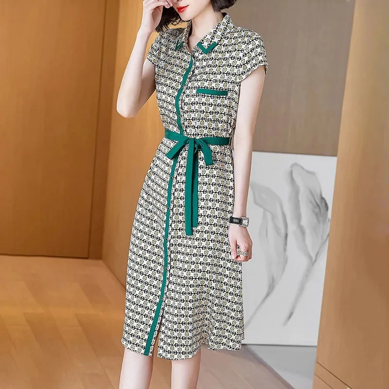 Plus Size Women Loose Casual Shirt Dress Fashion Printing Turn-Down Collar Single Breasted Summer Short Sleeve Breathable Dress
Plus Size Women Loose Casual Shirt Dress Fashion Printing Turn-Down Collar Single Breasted Summer Short Sleeve Breathable Dress