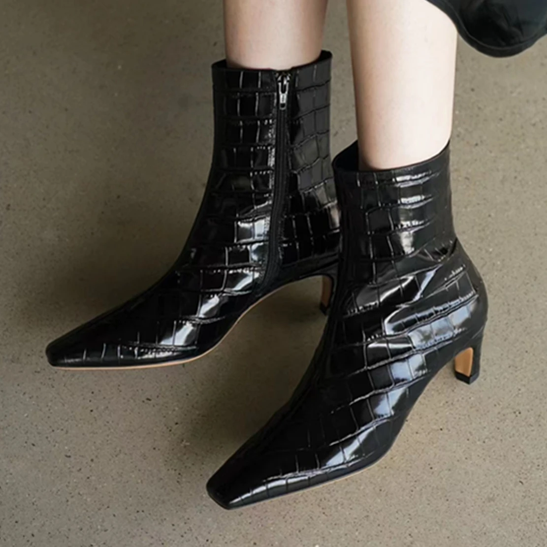 

Withered Textured Cowhide Leather Ankle Boots Women Toe High Vintage Fashion Crocodile Square Heel Boot Shoes Women
