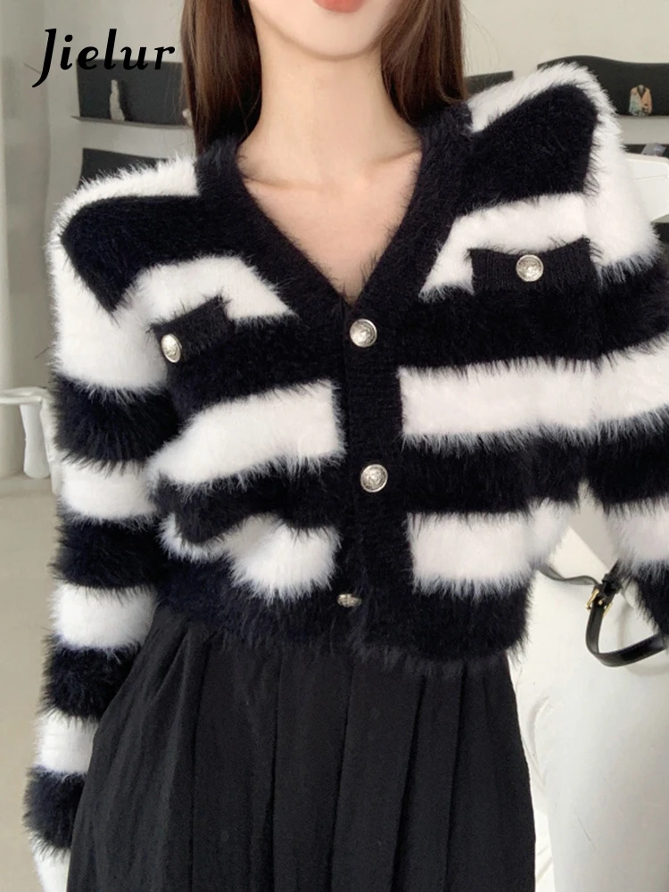 Jielur Новые осенние пуловеры контрастных цветов женские милые облегающие трикотажные пуловеры женский черный серый корейский топ
Jielur Новые осенние пуловеры контрастных цветов женские милые облегающие трикотажные пуловеры женский черный серый корейский топ