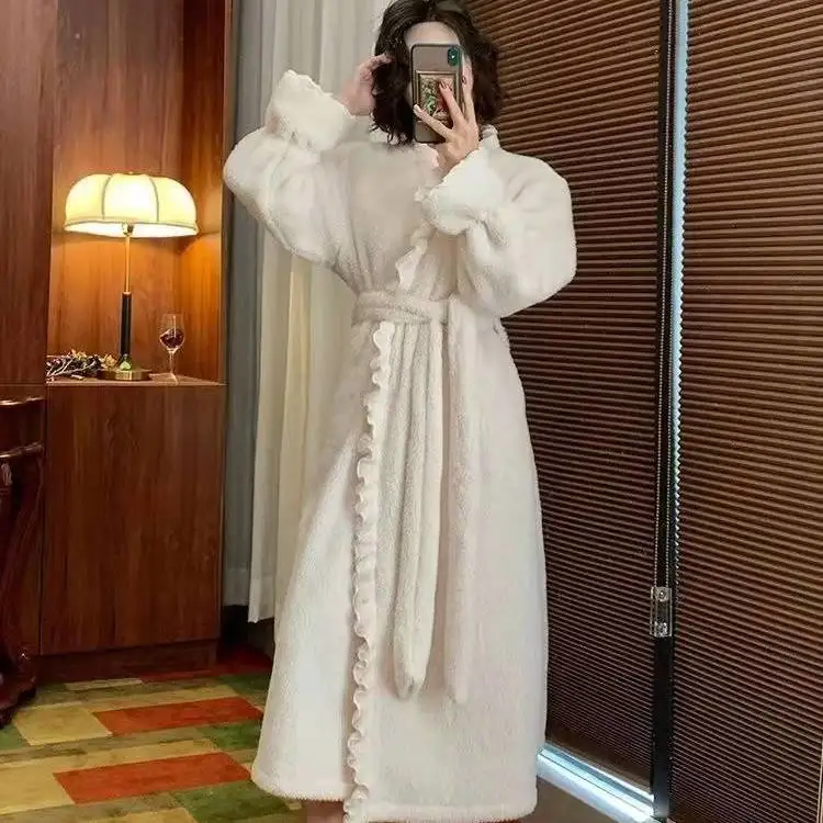 Nightwear Coral Fleece Long Nightgown Women Sleepwear Autumn Winter Flannel Bathrobe Lounge Wear French Home Dressing
Nightwear Coral Fleece Long Nightgown Women Sleepwear Autumn Winter Flannel Bathrobe Lounge Wear French Home Dressing