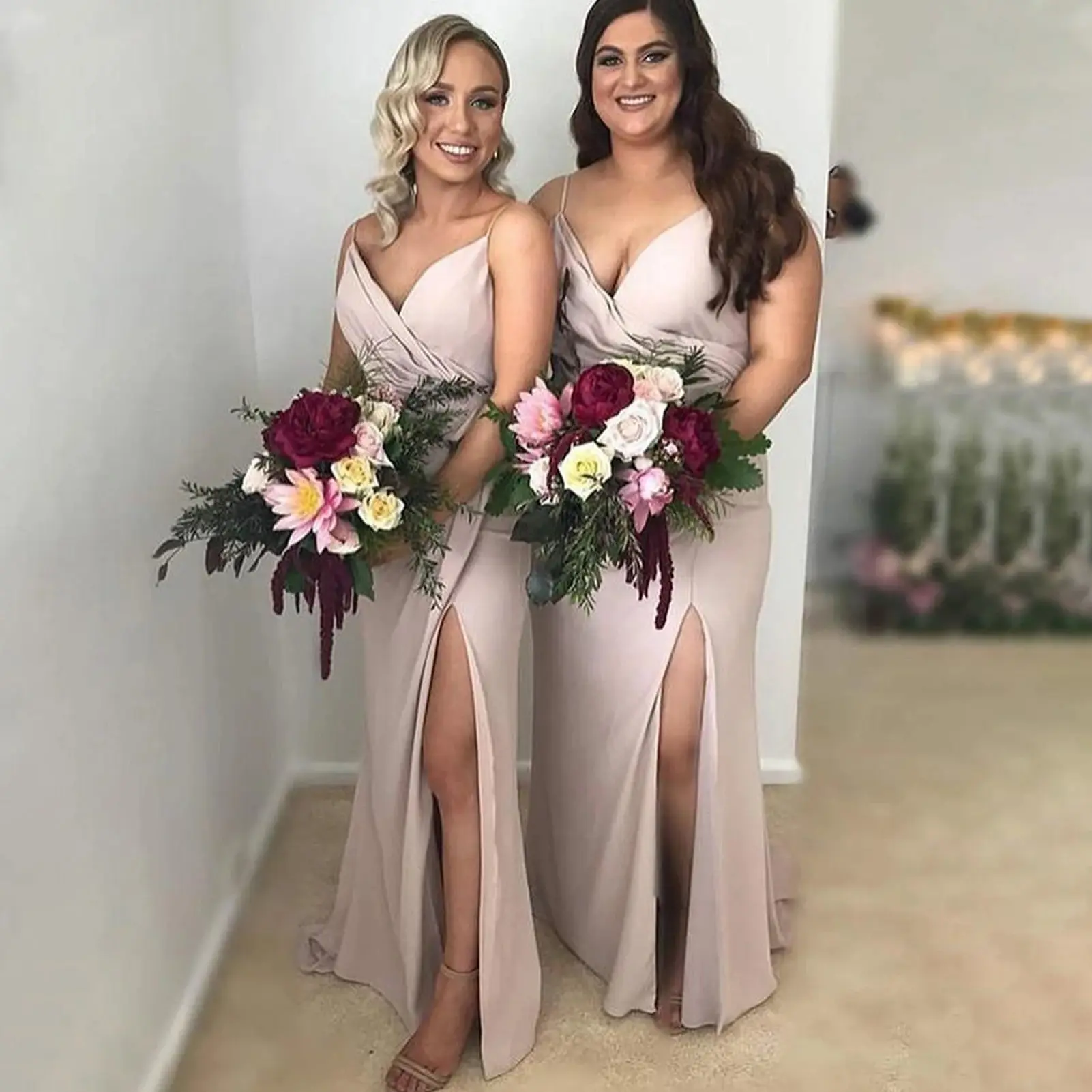 

Sexy Sheath Side Slit Maid Of Honor Dresses Simple Satin Spaghetti Straps Bridesmaid Dress Plus Size Women Wedding Party Gown