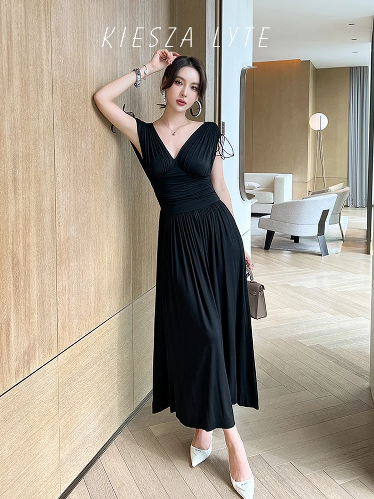 

2023 Summer Collection Long Sleeveless Dress with Pleats Adjustable Waistband made of Modal Cotton in Light Sophisticated Style