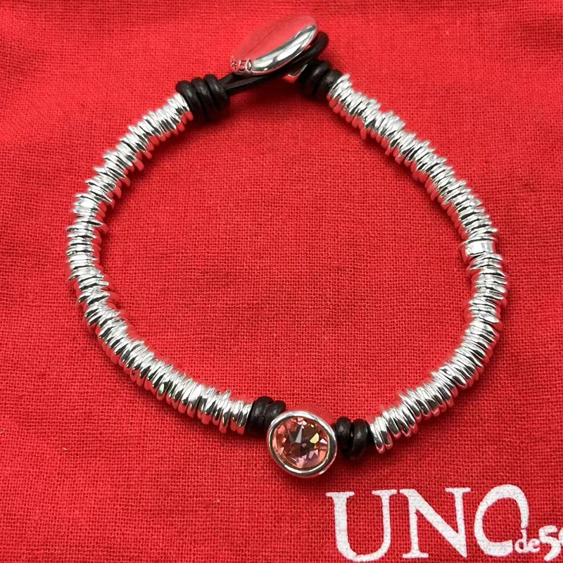 2023 New UNOde50 European and American Creative Geometry Exquisite Gem Bracelet Women's Romantic Jewelry Gift Bag
2023 New UNOde50 European and American Creative Geometry Exquisite Gem Bracelet Women's Romantic Jewelry Gift Bag