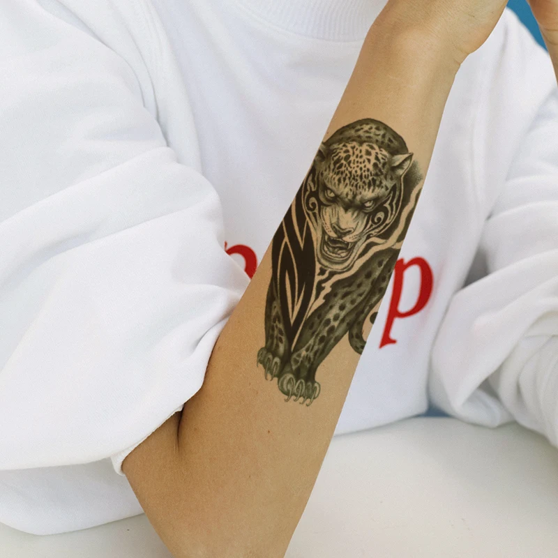 Predatory Cheetah Temporary Tattoo Stickers Black Totem Line Deign Fake Tattoos Waterproof Tatoos Arm Large Size for Women Men
Predatory Cheetah Temporary Tattoo Stickers Black Totem Line Deign Fake Tattoos Waterproof Tatoos Arm Large Size for Women Men