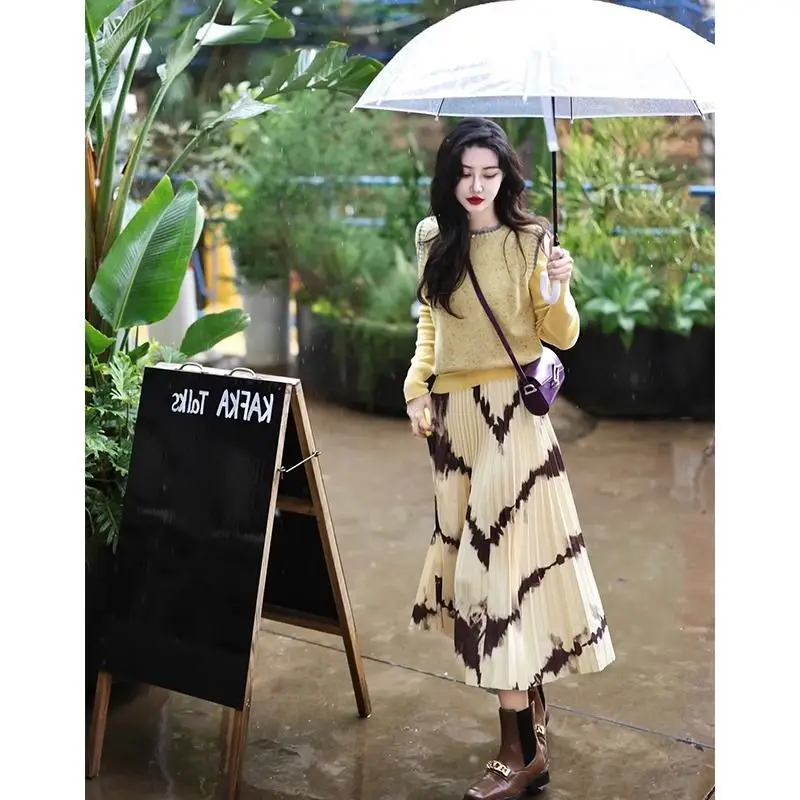 2023 Spring Autumn Women's Fashion Skirts Suits Female O-neck Knitted Sweater Tops + Pleated Skirts Ladies Two-piece Sets R611
2023 Spring Autumn Women's Fashion Skirts Suits Female O-neck Knitted Sweater Tops + Pleated Skirts Ladies Two-piece Sets R611