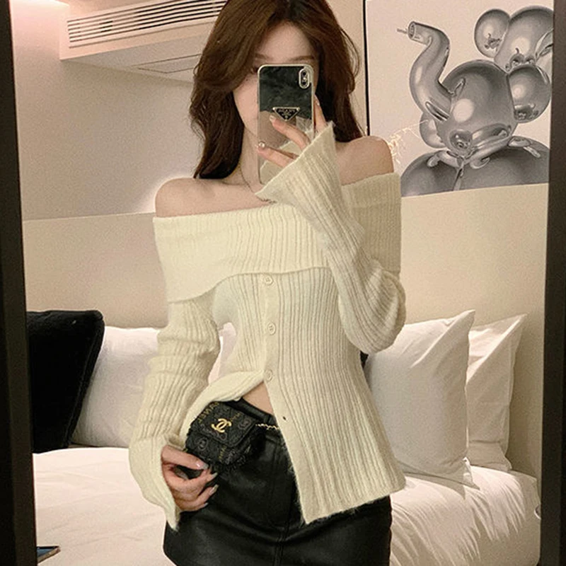 Gidyq Fashion Women Knitted Sweater Autumn Casual Button Loose Long Sleeve Tops Korean Elegant Female Streetwear Jumper New
Gidyq Fashion Women Knitted Sweater Autumn Casual Button Loose Long Sleeve Tops Korean Elegant Female Streetwear Jumper New