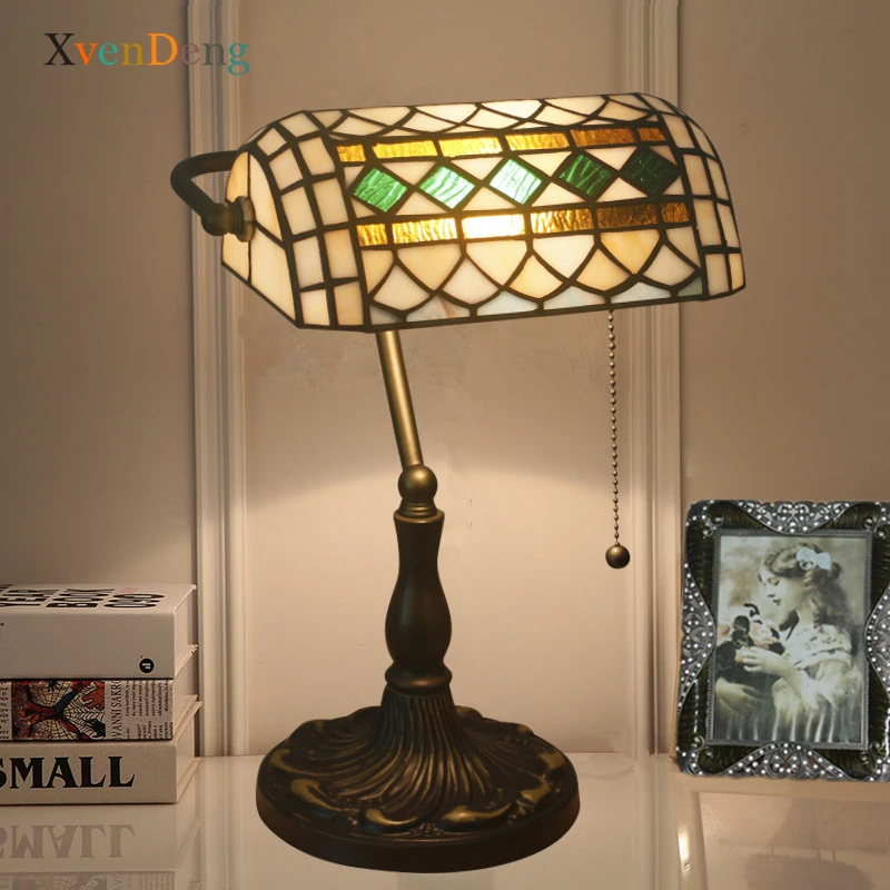 

Винтажные настольные лампы из витражного стекла для гостиной, спальни, лампа Тиффани в стиле ретро, железная декоративная настольная лампа, Ночник светильник ветительные приборы