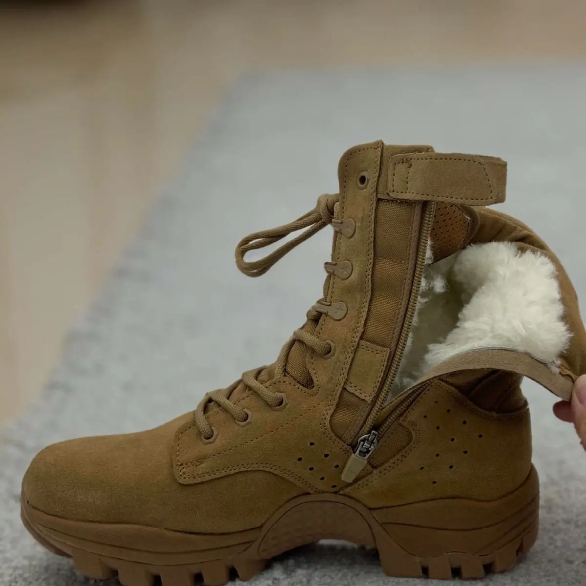 Men Cotton Winter Wool Combat Training Ultra-Light High-Top Brown Combat Waterproof Cowhide Desert Outdoor Boots
Men Cotton Winter Wool Combat Training Ultra-Light High-Top Brown Combat Waterproof Cowhide Desert Outdoor Boots