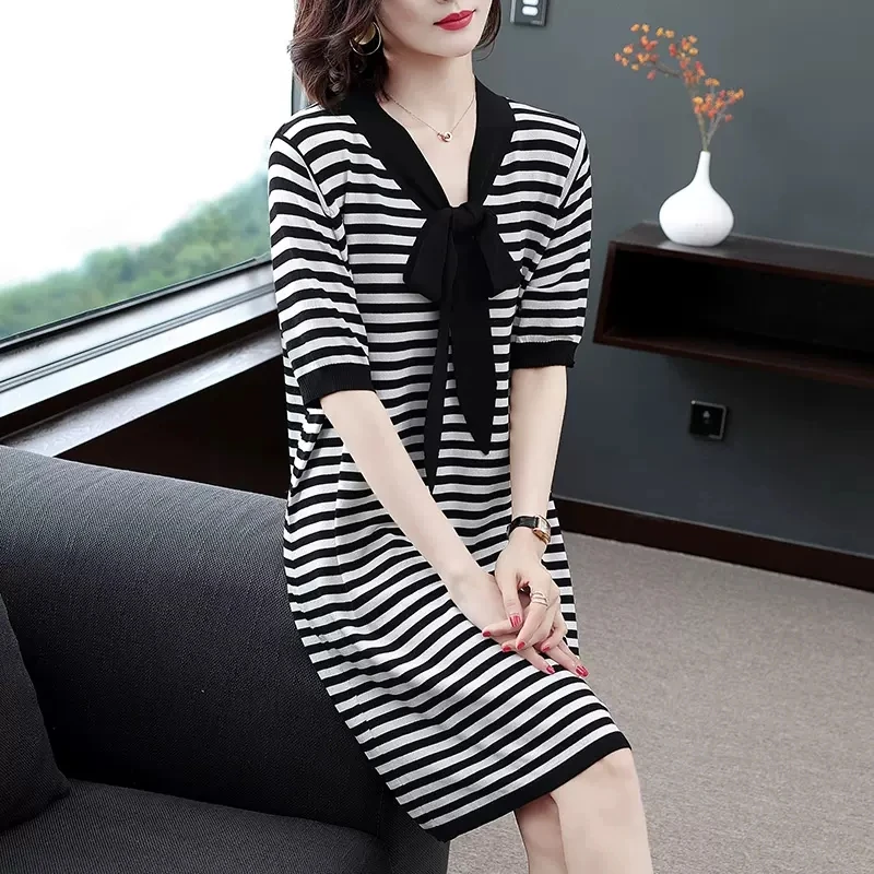 2024 New Summer Fashion O-neck Striped Dress For Women's Clothes Summer Elegant Large Size Bow Short Sleeve Dress Vestidos AC121
2024 New Summer Fashion O-neck Striped Dress For Women's Clothes Summer Elegant Large Size Bow Short Sleeve Dress Vestidos AC121