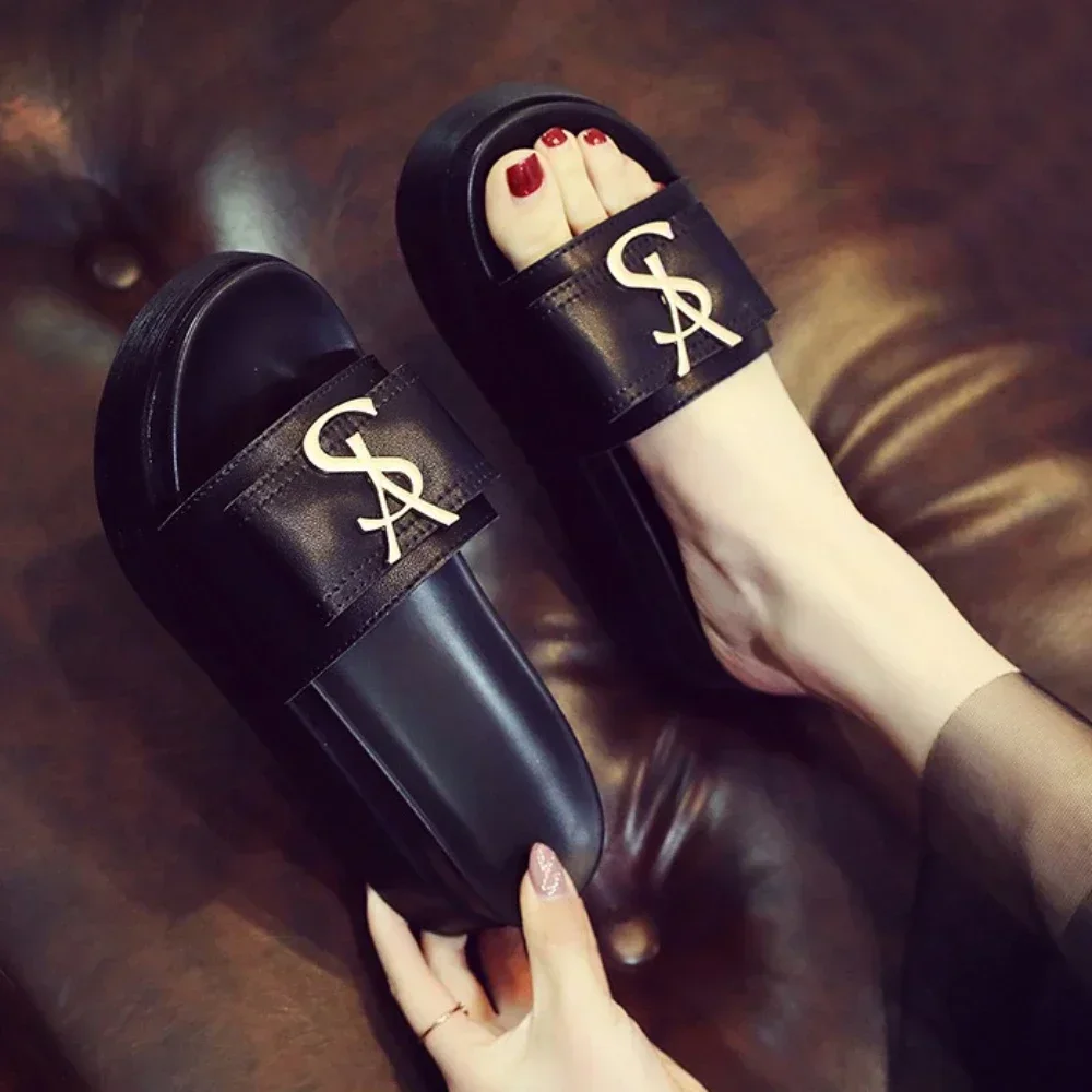 Slippers Summer Shoes Women Platform Design Slides Fashion Letters Ladies Shoes Casual Slipper Indoor Non-slip Slippers Sandals
Slippers Summer Shoes Women Platform Design Slides Fashion Letters Ladies Shoes Casual Slipper Indoor Non-slip Slippers Sandals
