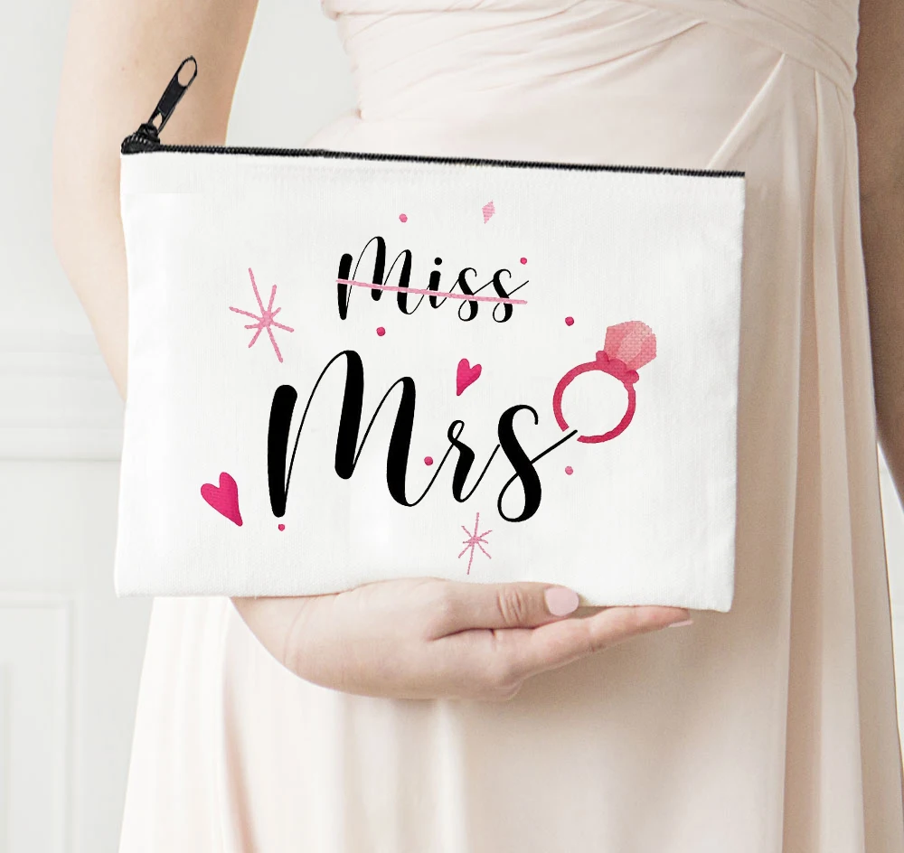 Miss Makeup Bag Letter Flower Cute Funny Print Cosmetic Bags Make Up Bags Clutch Gifts Toiletries Organizer Pouch Ladies
Miss Makeup Bag Letter Flower Cute Funny Print Cosmetic Bags Make Up Bags Clutch Gifts Toiletries Organizer Pouch Ladies