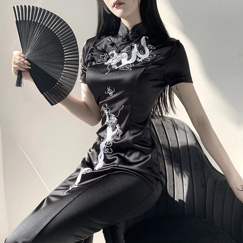 Chinese Stand Collar Gothic Dress Emboridery Dragon Qipao Black/Red Vintage Evening Party Long Robe Cheongsam Black Sexy
Chinese Stand Collar Gothic Dress Emboridery Dragon Qipao Black/Red Vintage Evening Party Long Robe Cheongsam Black Sexy