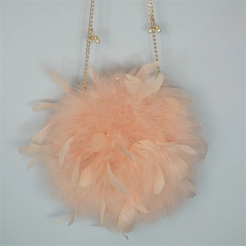 Korean Version Of The New Women's Single Shoulder Fur Bag Luxury Ostrich Fur Crossbody Bag Cute Style Trend Chain Bag
Korean Version Of The New Women's Single Shoulder Fur Bag Luxury Ostrich Fur Crossbody Bag Cute Style Trend Chain Bag