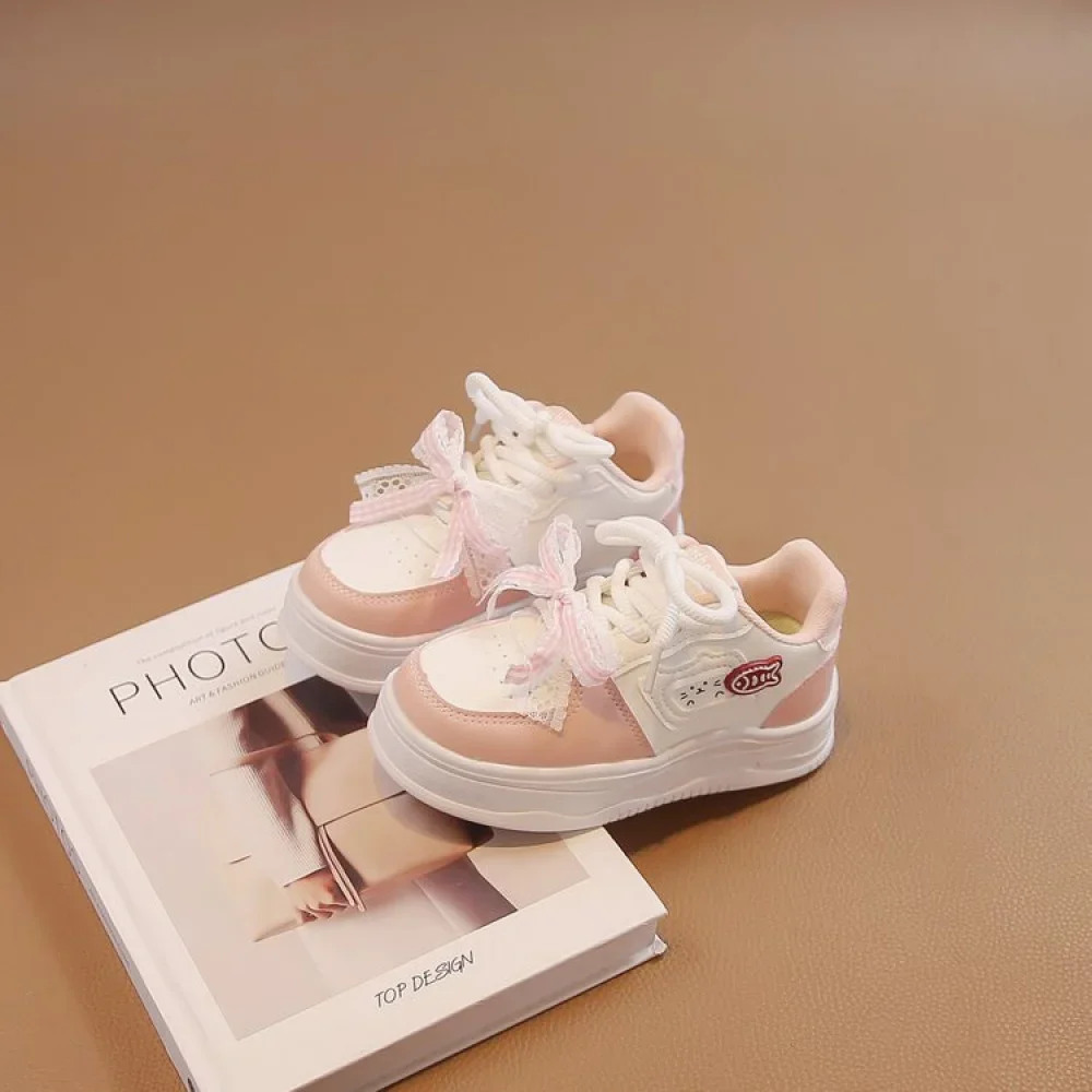 أحذية رياضية للفتيات المراهقات على الطراز الكوري، موضة عصرية من الجلد الصناعي، أحذية رياضية للأطفال مضادة للانزلاق وقابلة للتنفس. أحذية رياضية للفتيات المراهقات على الطراز الكوري، موضة عصرية من الجلد الصناعي، أحذية رياضية للأطفال مضادة للانزلاق وقابلة للتنفس.