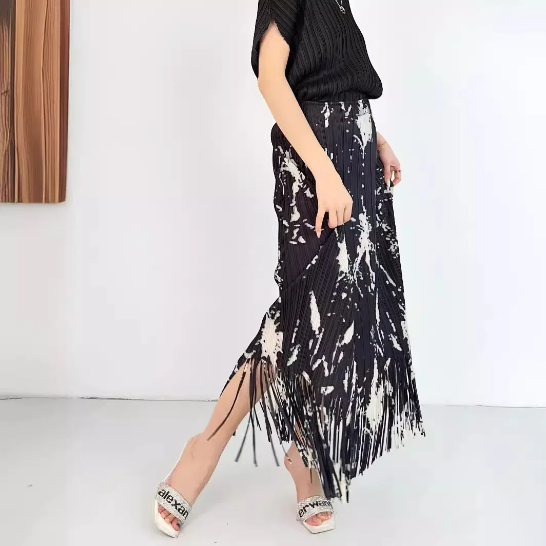 

2024 Miyake Original New Women's Tassel Half-skirt Plus Size Digital Printing Non-deformation Niche Commuter Peplum Half-skirt