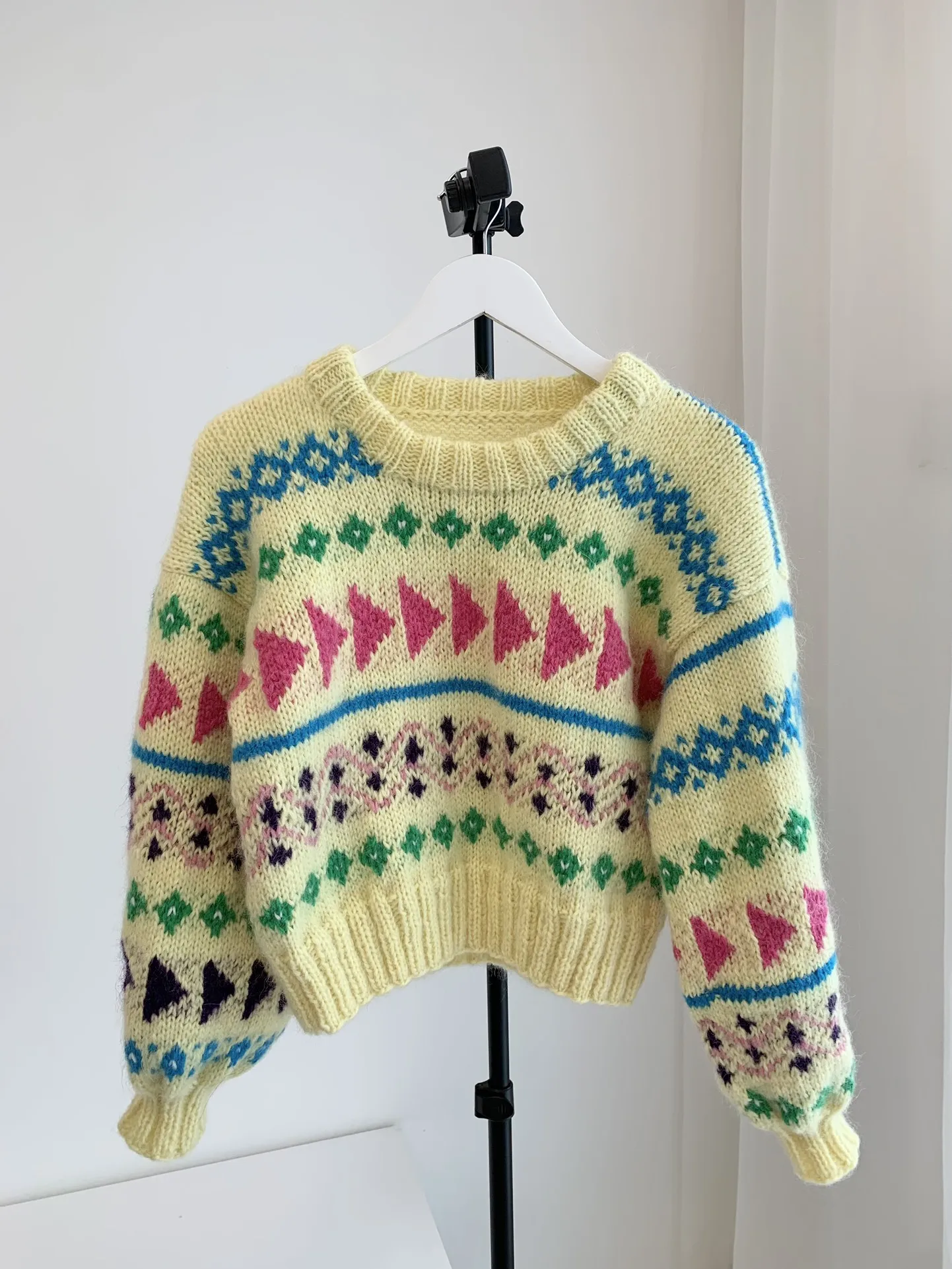 2023 autumn and winter new women's pullover sweater bright color system warm comfortable not pricking
2023 autumn and winter new women's pullover sweater bright color system warm comfortable not pricking
