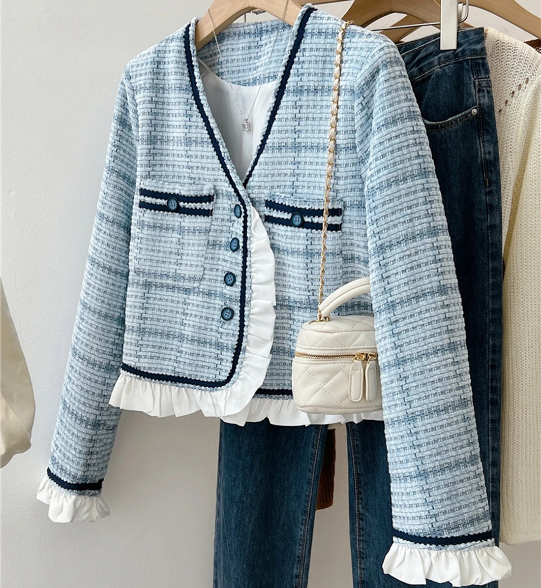 Tweed Jacket for Women Autumn Winter 2023 New High-end French Luxury Temperament Versatile Short Coat Korean
Tweed Jacket for Women Autumn Winter 2023 New High-end French Luxury Temperament Versatile Short Coat Korean