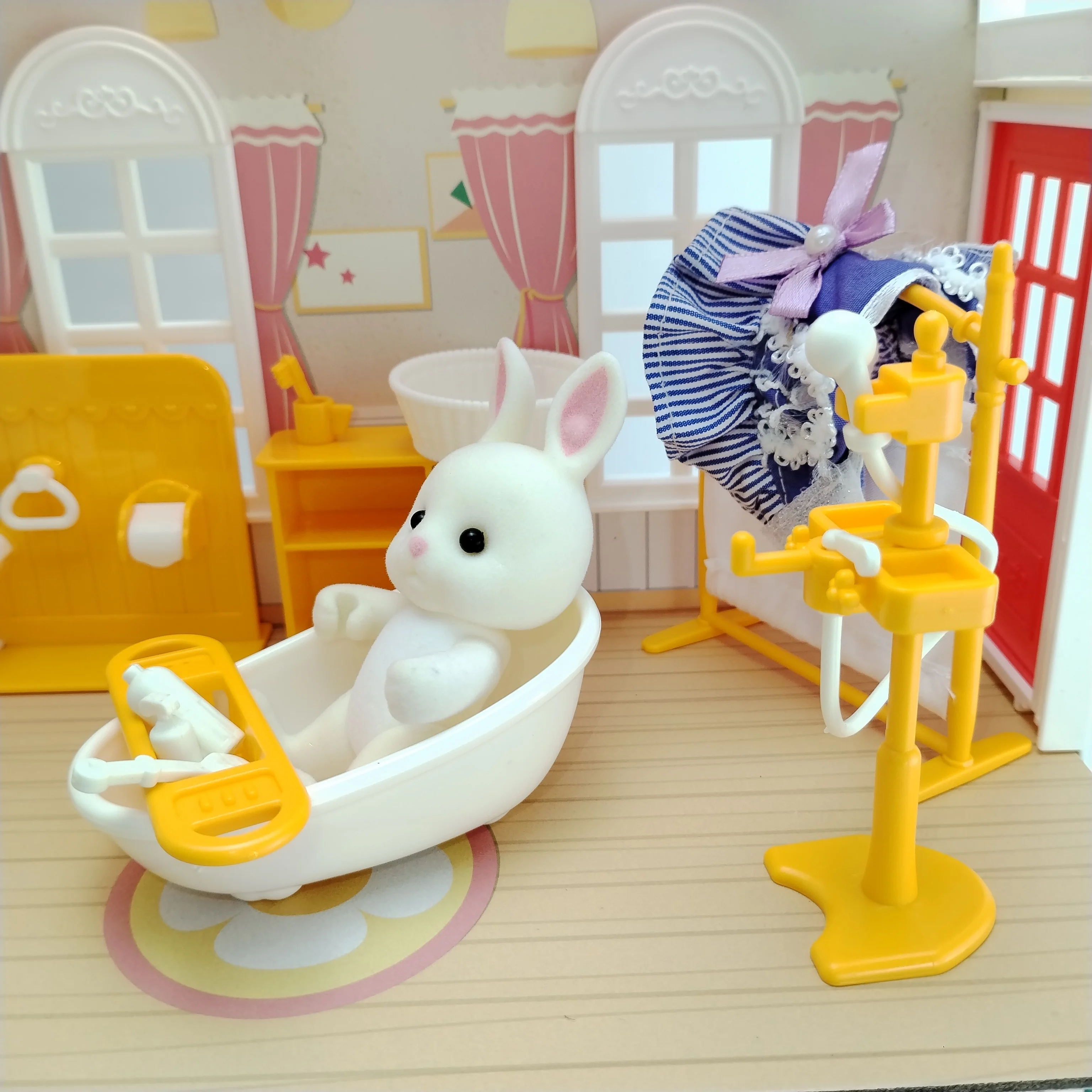 

Original Miniature Items Doll House Accessories And Furniture Family Toys LivingRoom Bathroom Kitchen Toys For Girls Boy