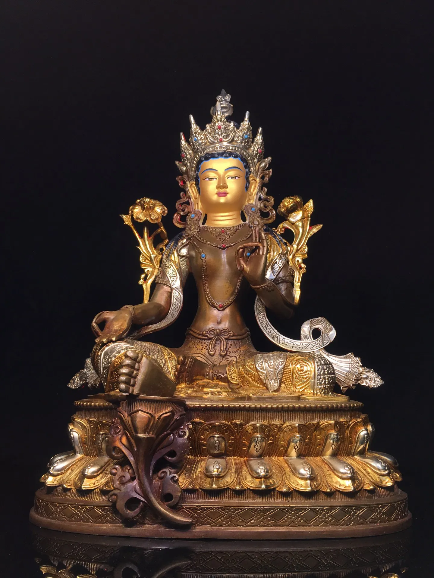 19"Tibetan Temple Collection Old Bronze Cinnabar Face painting Green Tara Sitting Buddha Double Lotus Platform Worship Hall
19"Tibetan Temple Collection Old Bronze Cinnabar Face painting Green Tara Sitting Buddha Double Lotus Platform Worship Hall