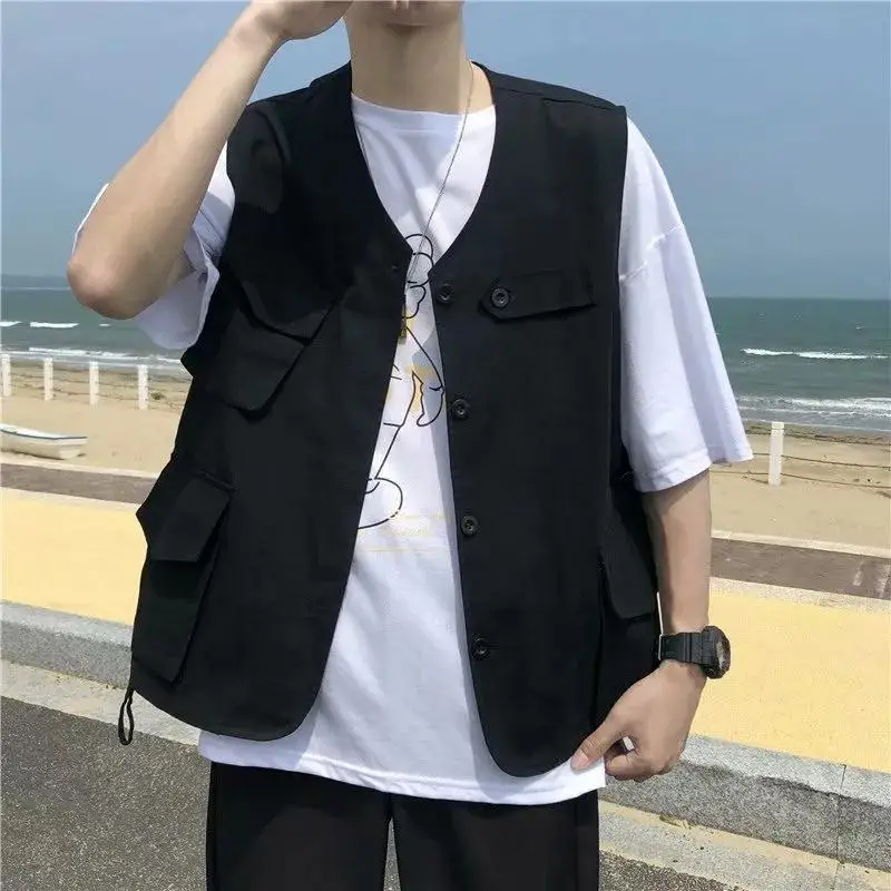 2023 Summer Fashion Men Solid Cool Boy Casual Loose Tess Button Vest Jacket Pocket Sleeveless Versatile Working Suit Pocke
2023 Summer Fashion Men Solid Cool Boy Casual Loose Tess Button Vest Jacket Pocket Sleeveless Versatile Working Suit Pocke