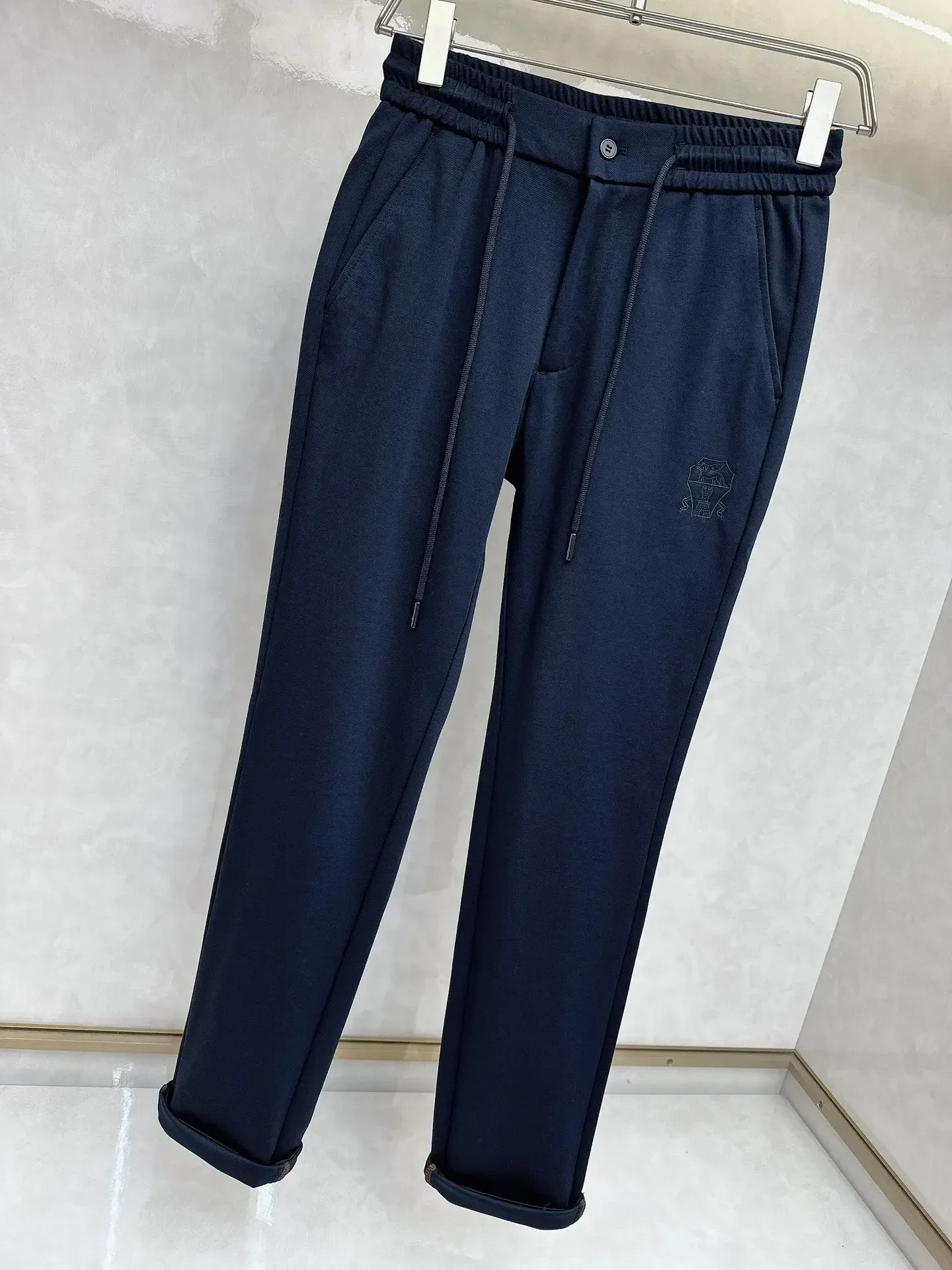 BILLIONAIRE SIJITONGDA men's spring/summer jeans have a beautiful, refreshing, and comfortable color, with excellent SizeM-4XL
BILLIONAIRE SIJITONGDA men's spring/summer jeans have a beautiful, refreshing, and comfortable color, with excellent SizeM-4XL