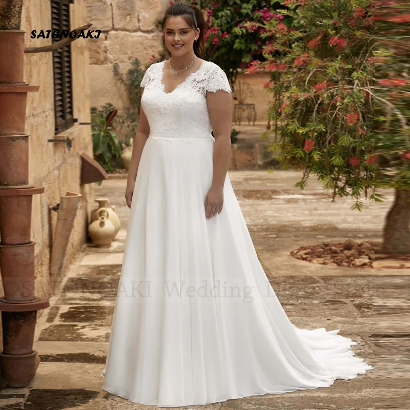 Женское шифоновое платье с V-образным вырезом, трапециевидного силуэта
Женское шифоновое платье с V-образным вырезом, трапециевидного силуэта