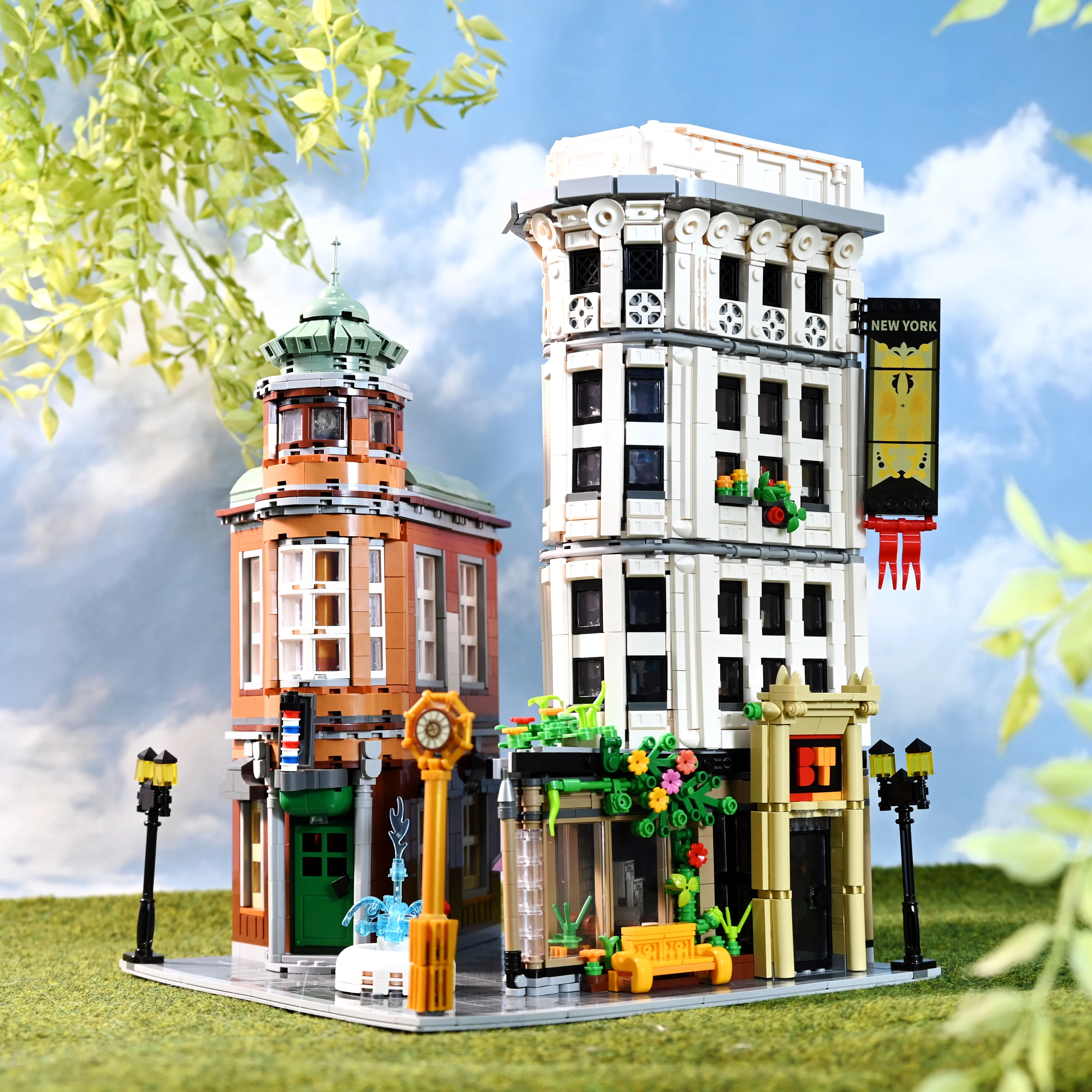 4500PCS Flatiron House Buildings Set 12 Figures City Apartment Architecture Modular Building Block Assembly Model Kit Toys Gift 4500PCS Flatiron House Buildings Set 12 Figures City Apartment Architecture Modular Building Block Assembly Model Kit Toys Gift