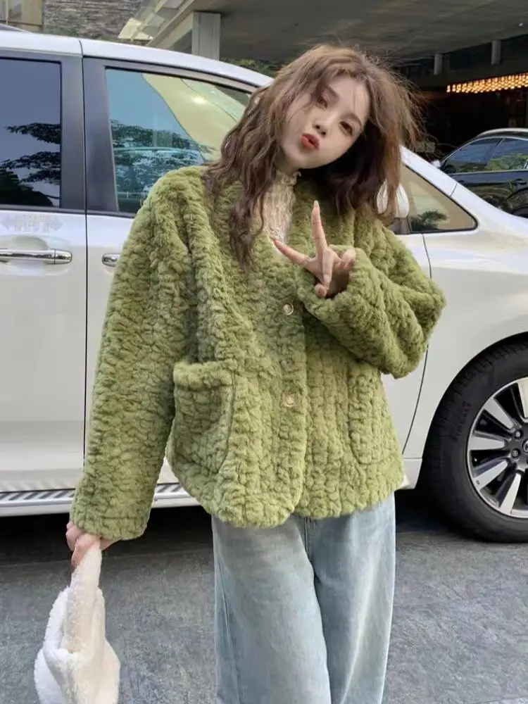 Fur Coat Women Clothing Autumn Winter Lamb Wool Jacket Crop Tops V-neck Korean Fashion Solid Long Sleeve Streetwear New
Fur Coat Women Clothing Autumn Winter Lamb Wool Jacket Crop Tops V-neck Korean Fashion Solid Long Sleeve Streetwear New