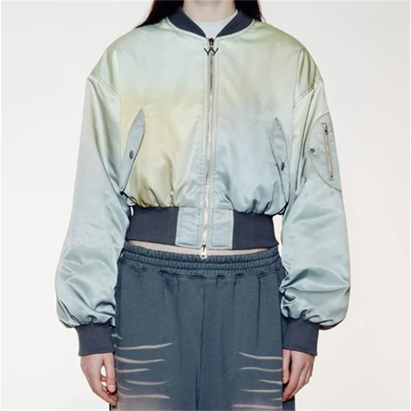 Fashion Stand Collar Padded Jackets 2023 Autumn Women Chic Gradient Zipper Pockets Warm Puffer Runway Baseball Uniform Tops Y2k
Fashion Stand Collar Padded Jackets 2023 Autumn Women Chic Gradient Zipper Pockets Warm Puffer Runway Baseball Uniform Tops Y2k