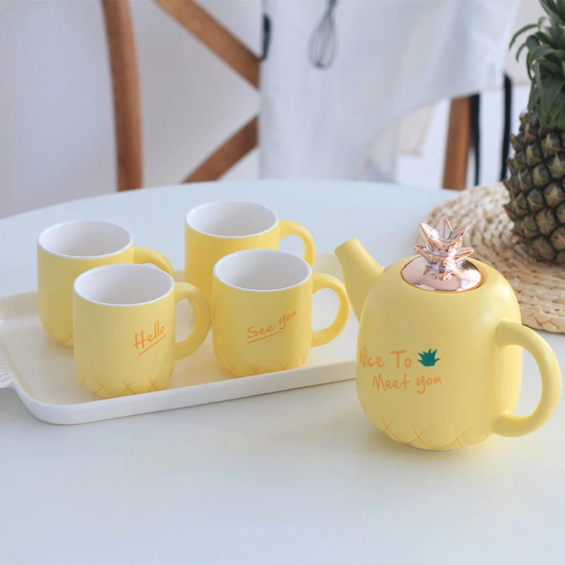 European-style ceramic pineapple cold kettle set home tea set cute cup with heat-resistant simple bone china water set with tray
European-style ceramic pineapple cold kettle set home tea set cute cup with heat-resistant simple bone china water set with tray
