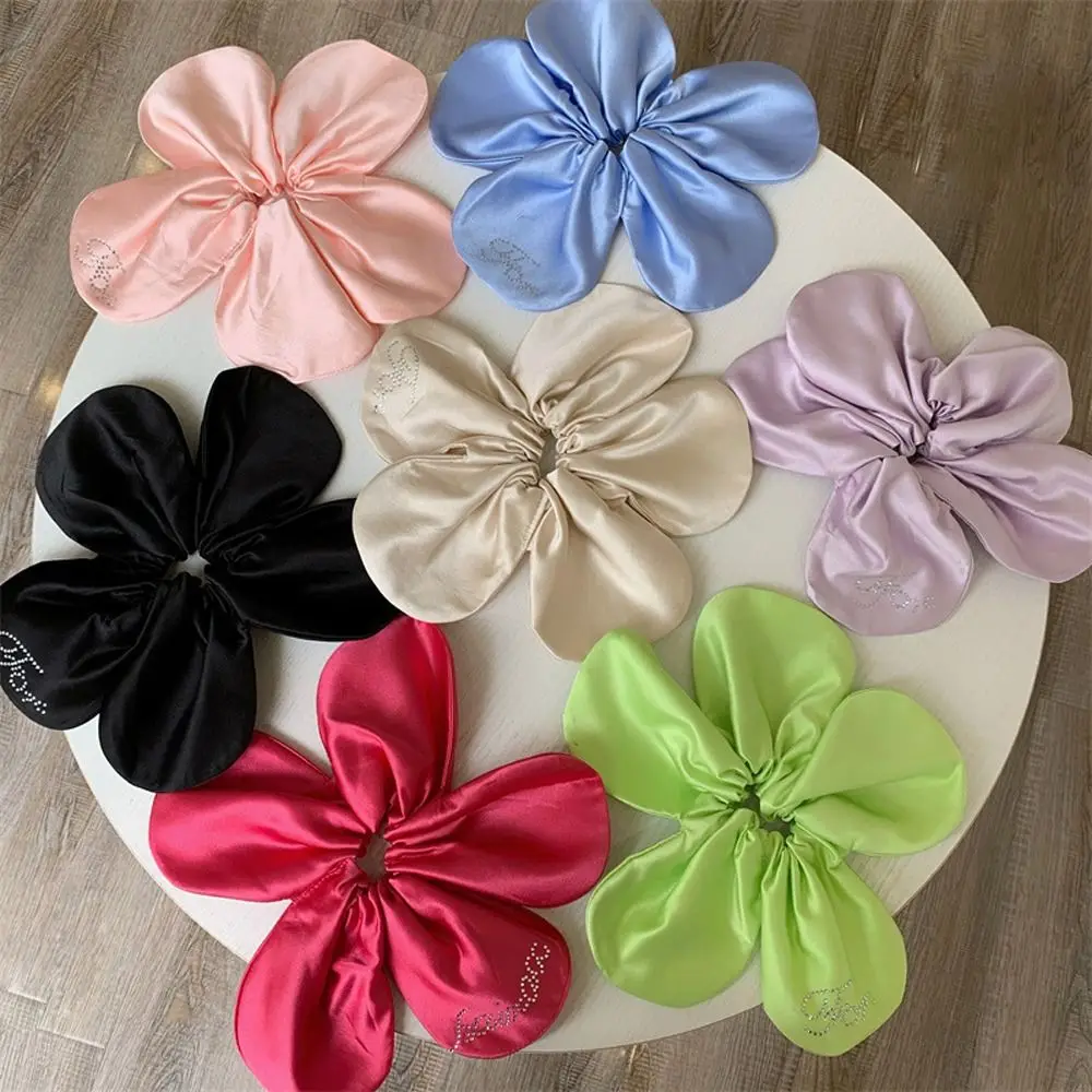 Korean Kawaii Large Hair Scrunchies Exaggerated Flower Ponytail Holder Rhinestone Personality Sweet Girls Headdress
Korean Kawaii Large Hair Scrunchies Exaggerated Flower Ponytail Holder Rhinestone Personality Sweet Girls Headdress