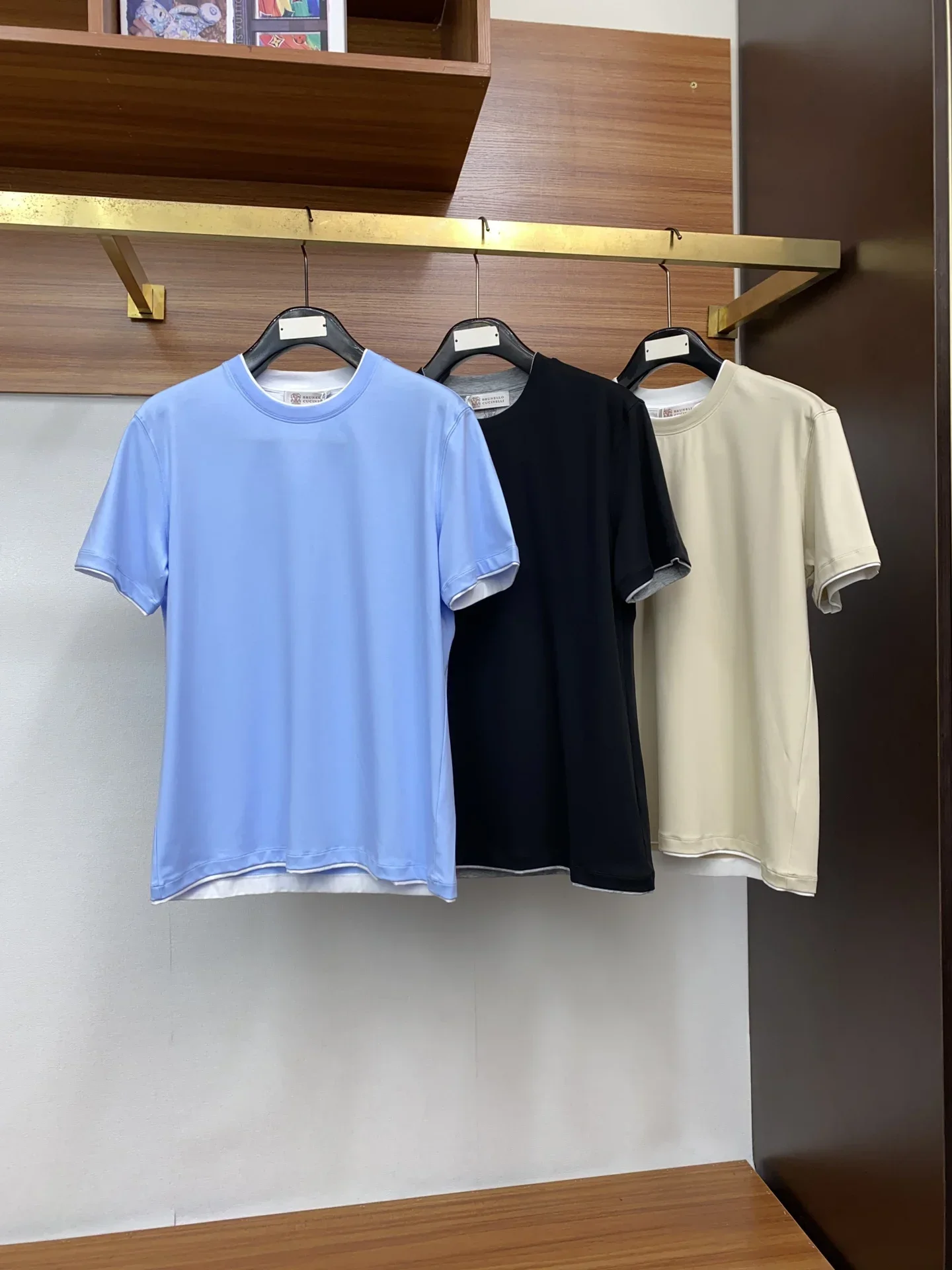 BILLIONAIRE SIJITONGDA Shirt silk men 2024 summer new short sleeve breathable thin embroidery quality big size M-5XL
BILLIONAIRE SIJITONGDA Shirt silk men 2024 summer new short sleeve breathable thin embroidery quality big size M-5XL