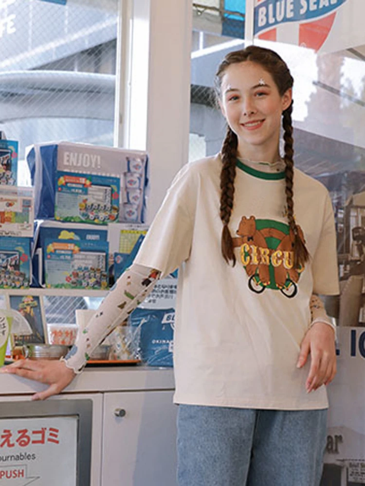 Женская летняя футболка с круглым вырезом и коротким рукавом, свободные футболки для девочек-подростков, топы, оригинальная нишевая женская футболка с мультяшным принтом медведя
Женская летняя футболка с круглым вырезом и коротким рукавом, свободные футболки для девочек-подростков, топы, оригинальная нишевая женская футболка с мультяшным принтом медведя