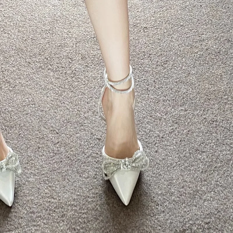 White Bow Rhinestone High Heels Cross-Buckle Stiletto French Pointed Toe Sandals Patent Leather Women Shoes Sandalias Mujer 
White Bow Rhinestone High Heels Cross-Buckle Stiletto French Pointed Toe Sandals Patent Leather Women Shoes Sandalias Mujer